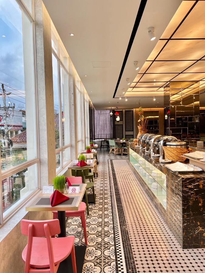 Grand Zuri Malioboro Hotel Yogyakarta Kültér fotó