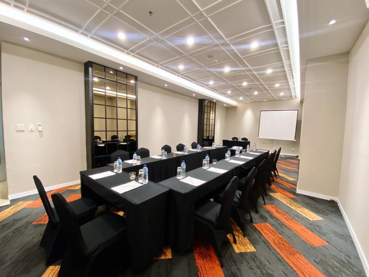 Grand Zuri Malioboro Hotel Yogyakarta Kültér fotó