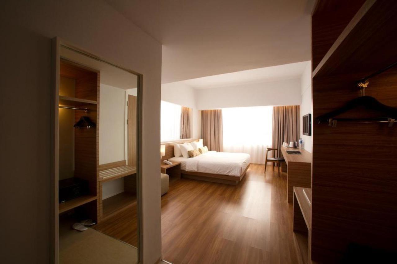 Grand Zuri Malioboro Hotel Yogyakarta Kültér fotó