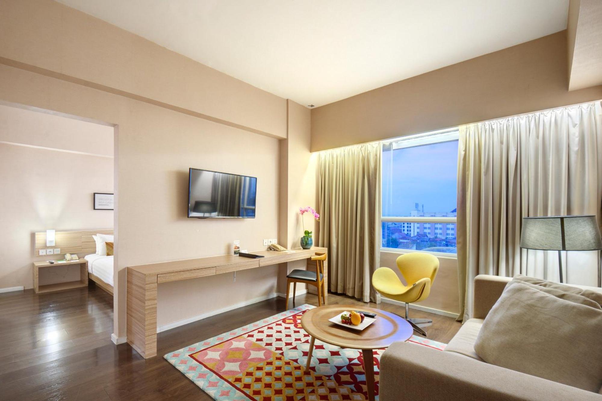 Grand Zuri Malioboro Hotel Yogyakarta Kültér fotó