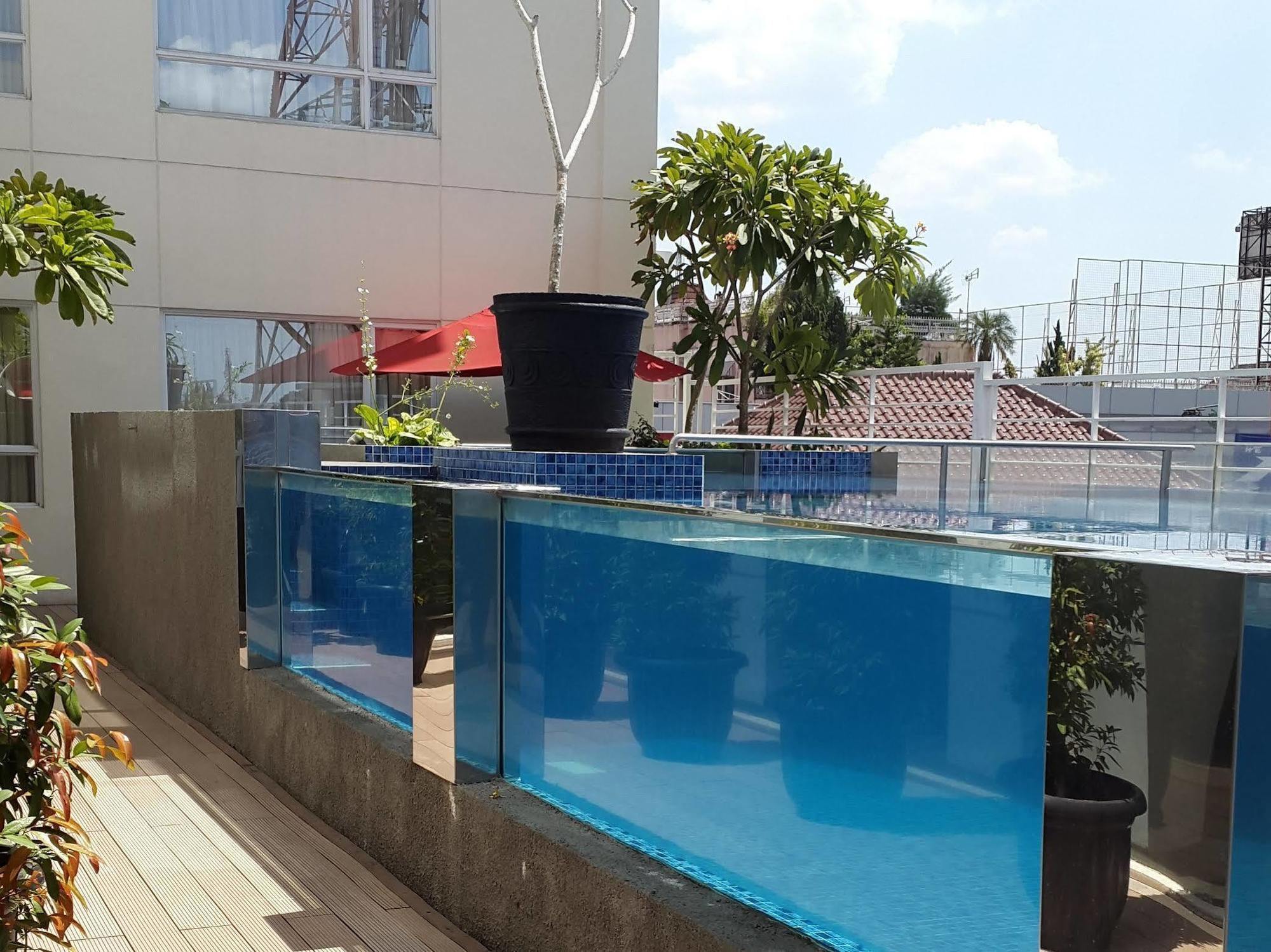 Grand Zuri Malioboro Hotel Yogyakarta Kültér fotó