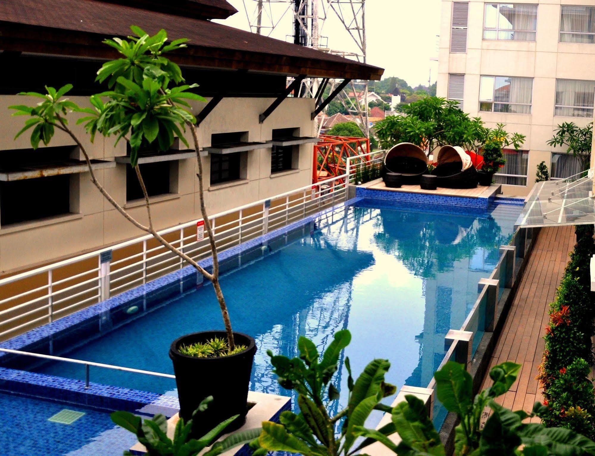 Grand Zuri Malioboro Hotel Yogyakarta Kültér fotó